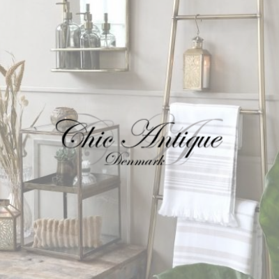 Chic Antique logo