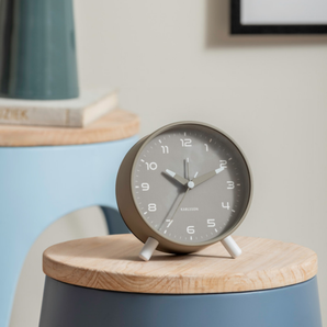 Alarm Clock Orgullo i flere farver, lydløs - Karlsson