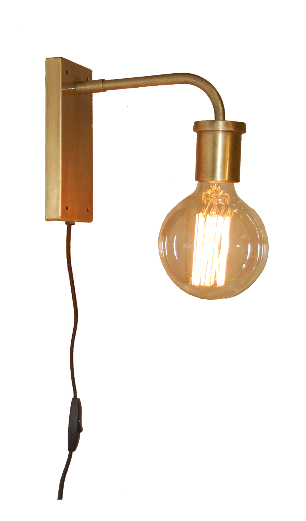 Trademark Living Lucas væglampe i et enkelt design - messing